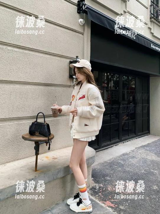 一不小心就在线追到“www.155.fun”上，各种瓜都快成我的晚餐了。