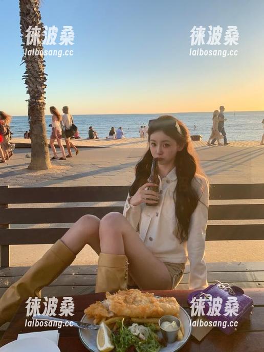 17吃瓜网 吃瓜导航变大了!17吃瓜网官网响应你心中的八卦召唤。