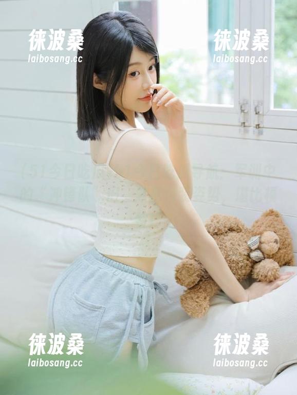51今日吃瓜导航：军训中的“冲锋队”们，默默包装姿势，堪比模特！