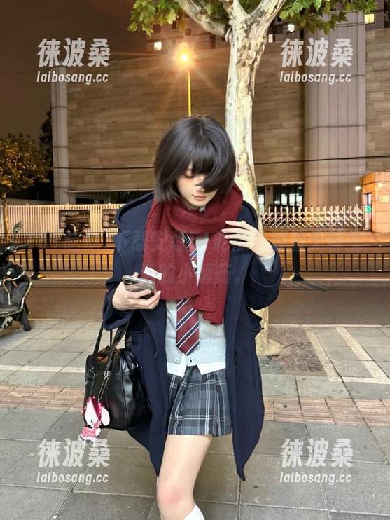 下载安装51吃瓜，观看无聊生活的小解药。