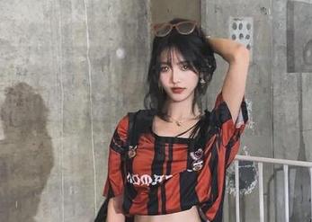观看万篇长征黑料不打烊668.su，滚动的都是花边小道消息，有时也忍不住心里犯了嘀咕