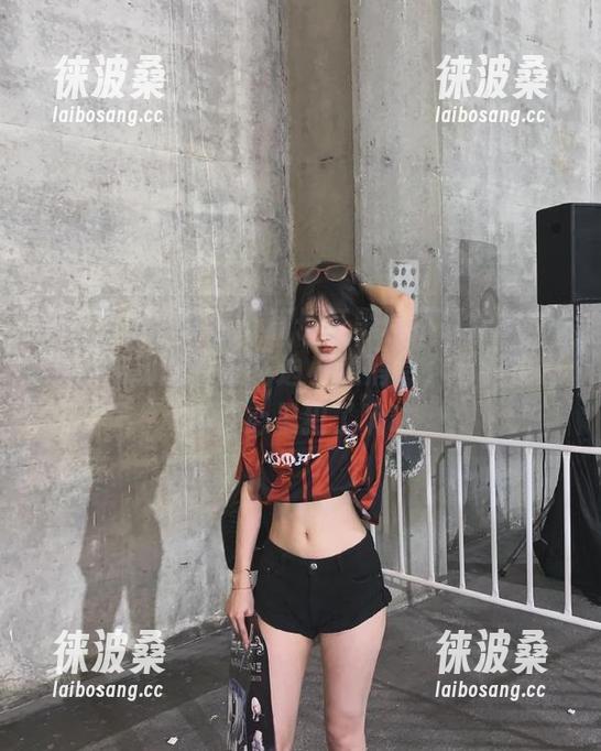 观看万篇长征黑料不打烊668.su，滚动的都是花边小道消息，有时也忍不住心里犯了嘀咕