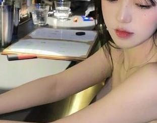 “91吃瓜中心”发布的瓜不少，咱们今天来一场瓜的PK大赛！