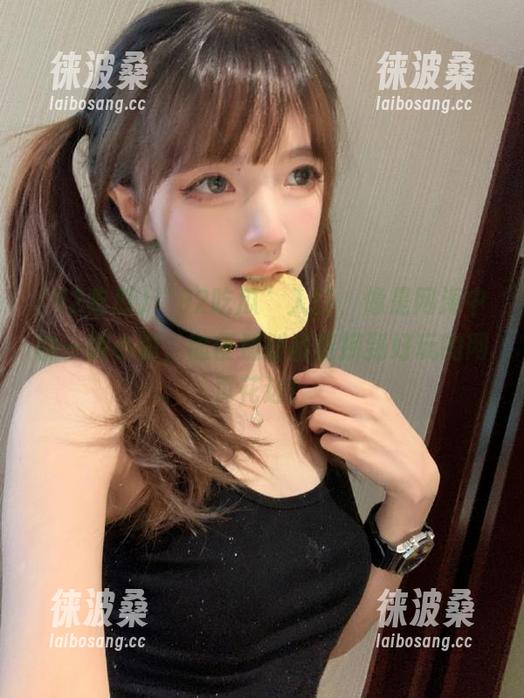 “92吃瓜”入口，像是网海中的一艘小船，随便划划都能捞到好玩的网页花边！