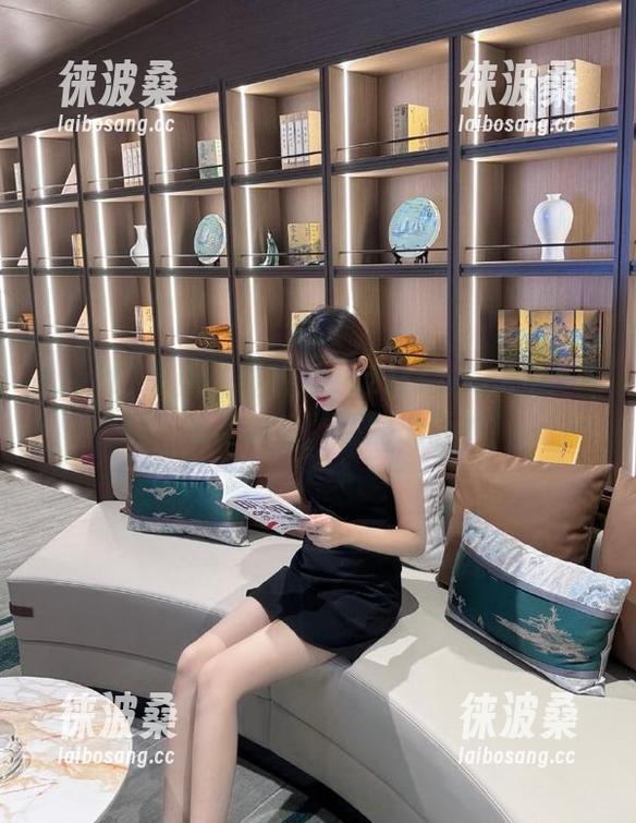 你见过最新的zozztt21.ccmص鸟吗？除了羽毛，还能说话？！