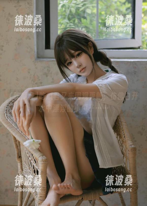 吃瓜君又来围观更新，仿佛白开水中漂浮的小瓜子……