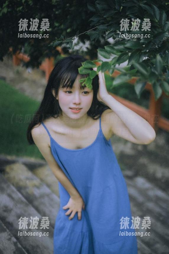 当反差电波冲击我的脑袋，我在线对着吃瓜网心里狂打问号！
