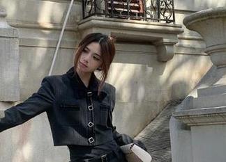 吃瓜部落官网：调皮捣蛋的瓜坛子，快来“咬一口”!