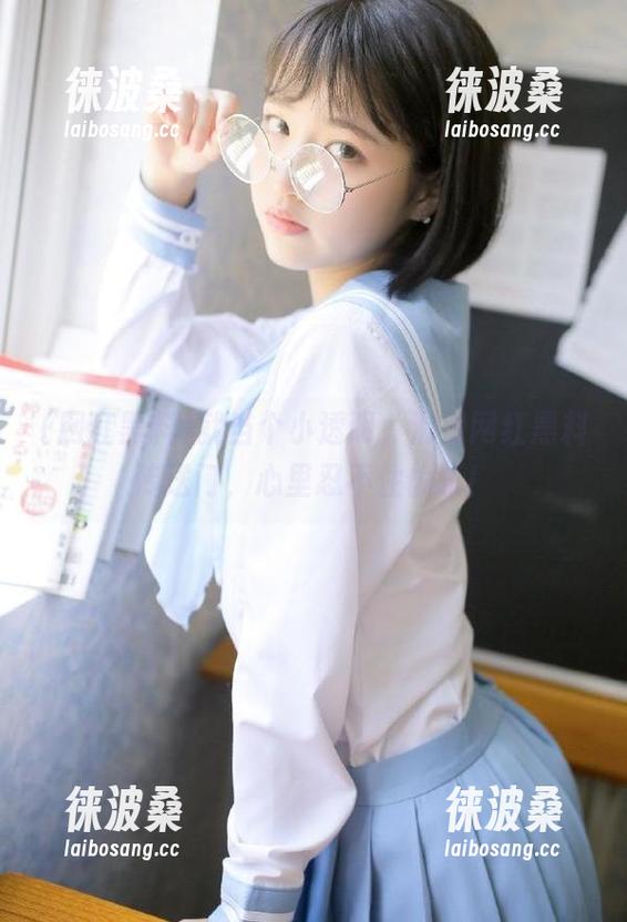 就当个小透明，滑滑网红黑料传送门，心里忍不住偷乐！