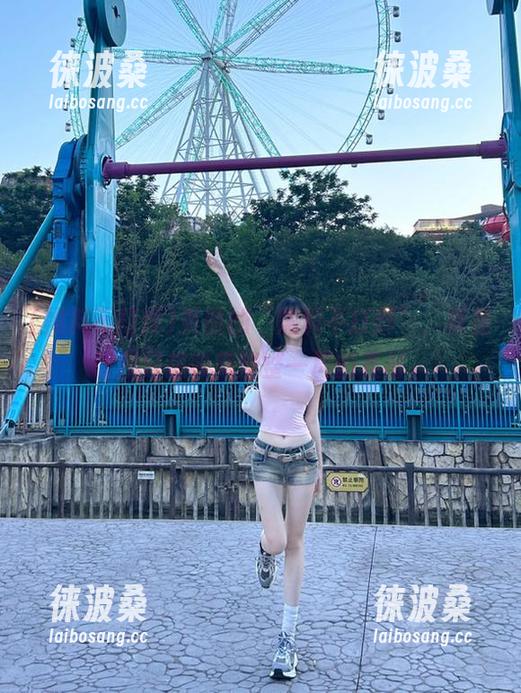 页面的“黑料不打烊”，真是让我好想收藏整整一周的素材。