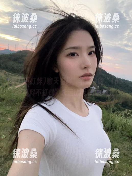 聊天有趣，苹果版的“163.sk黑料不打烊”永远比我丰富多彩。