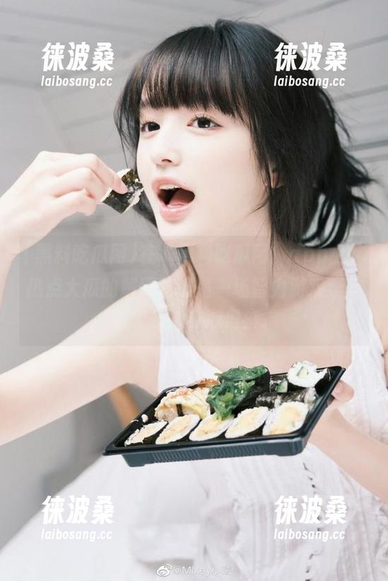 在“黑料吃瓜网”app上，热点大瓜的解码仿佛是一场智力游戏，脑洞大开，身心俱疲。