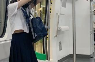我在观看黑料在线，居然还上瘾了！