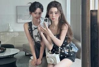 “黑料正能量群”网页里的神评论，感觉大家的脑洞都开到外太空了。
