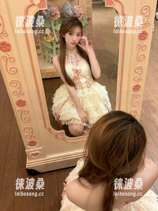 观看黑料网址，仿佛置身于一场精彩连连的疯狂大戏！