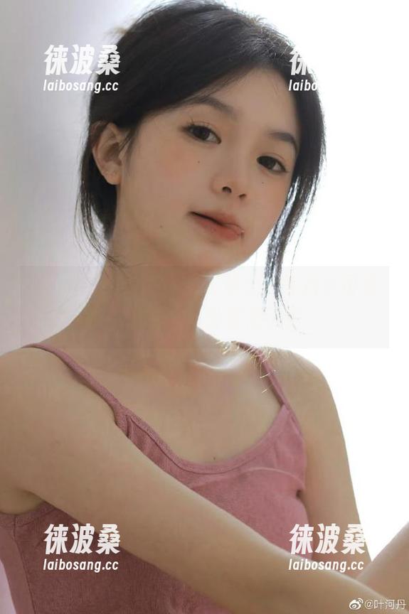 又双叒叕登录“黑料老司机”，期待的八卦果然热闹。